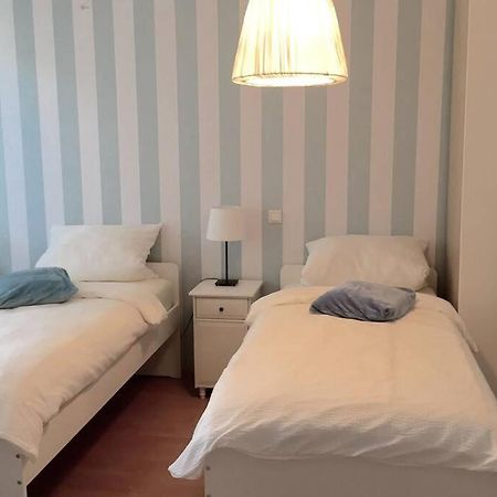 Apartment 120 Qm -3 Schlafzimmer-2 Baeder- Fuer 7 Gaeste Dusseldorf Ngoại thất bức ảnh