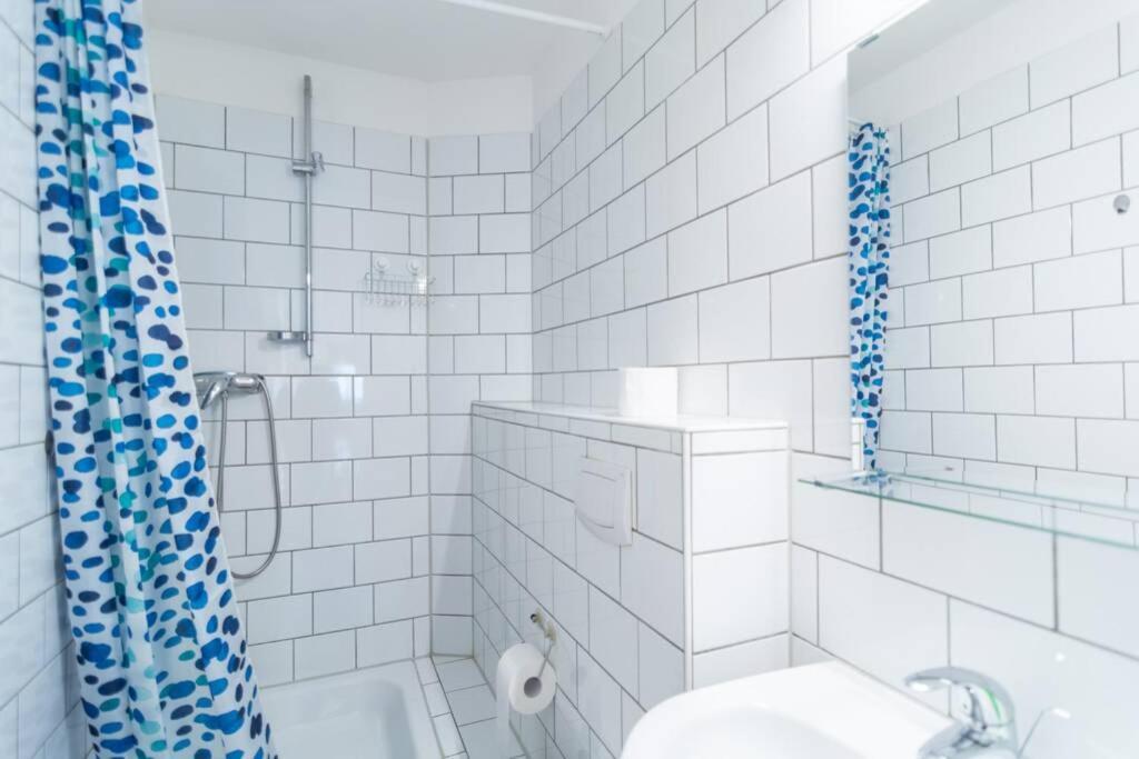 Apartment 120 Qm -3 Schlafzimmer-2 Baeder- Fuer 7 Gaeste Dusseldorf Ngoại thất bức ảnh